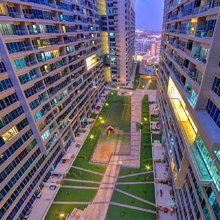 Octavius Holiday Homes, Spacious 2 Bedroom Apartment, Dubai Skyline & Burj Khalifa View Exteriör bild